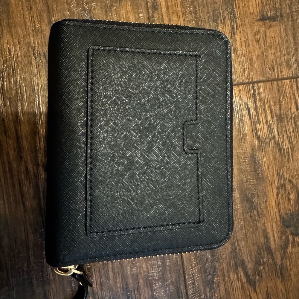 Kate Spade, black leather wallet - Picture 2 of 3